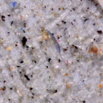 Kiriman Instgram Foto Momen Pasangan Modern Kuning Putih Pasir