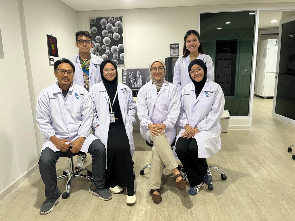 Ecoton research team and SIC ITB scientists collaborating on nanoplastic study